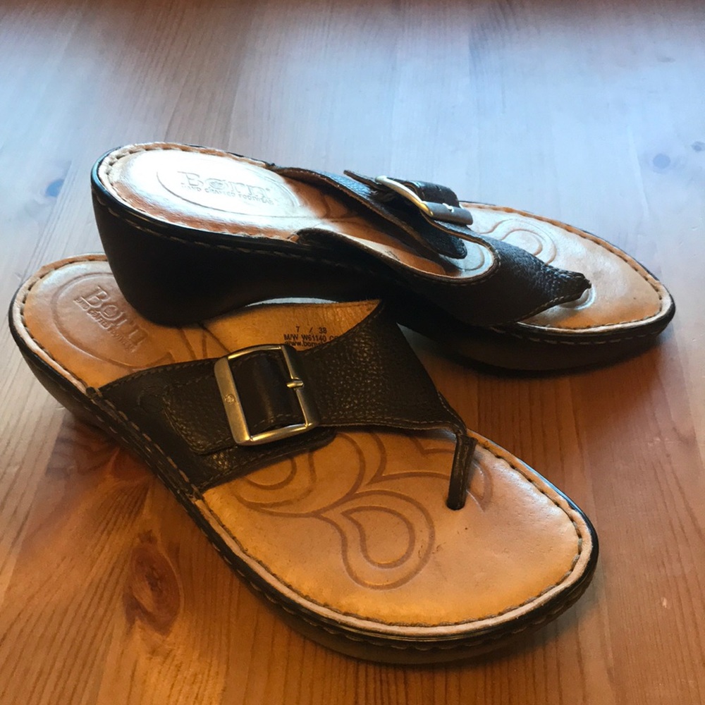 Born sandals